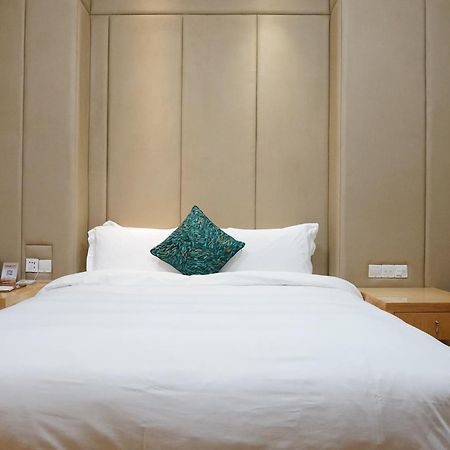Paco Hotel Ouzhuang Metro Guangzhou-Free Shuttle To Canton Fair Exterior foto